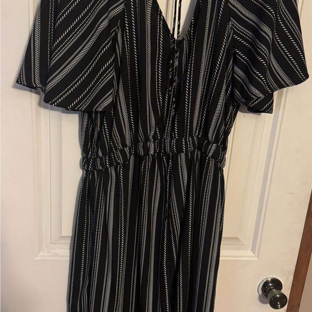 Women’s indulge 1x black and white romper like new